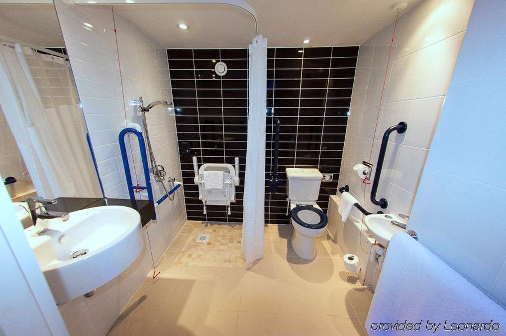 Holiday Inn Express Liverpool Hoylake, An Ihg Hotel Εξωτερικό φωτογραφία